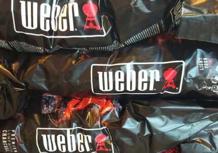 Pochemu-ugolnye-brikety-WEBER-kruche